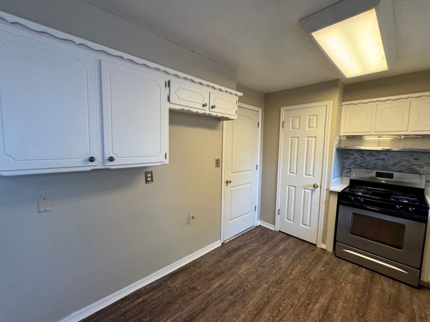 3 Beds 1 1 2 Baths And A 1 Car Garage Home For Rent In Sw Okc New Granite And Flooring – photo 5