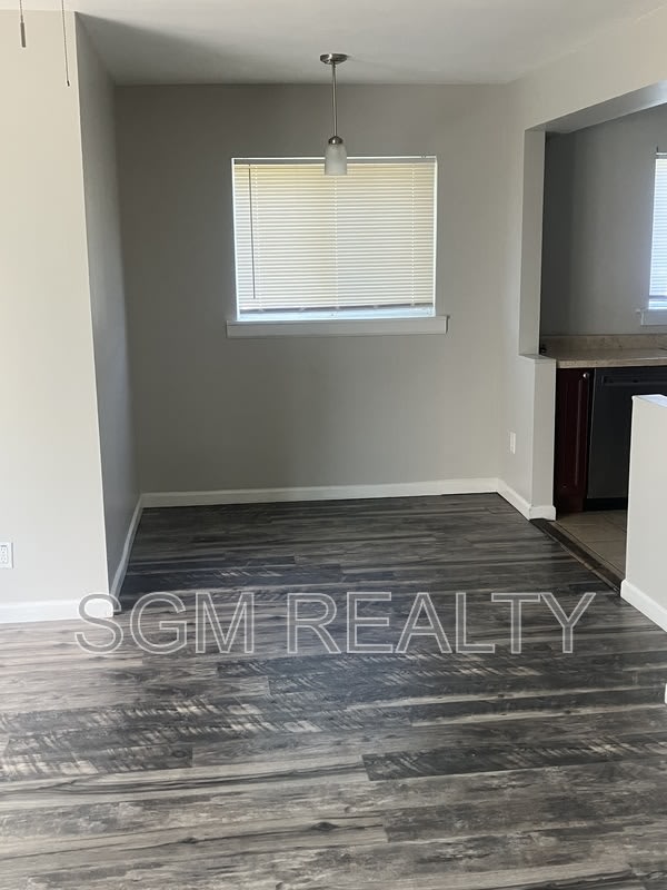 104 Williams St – photo 4