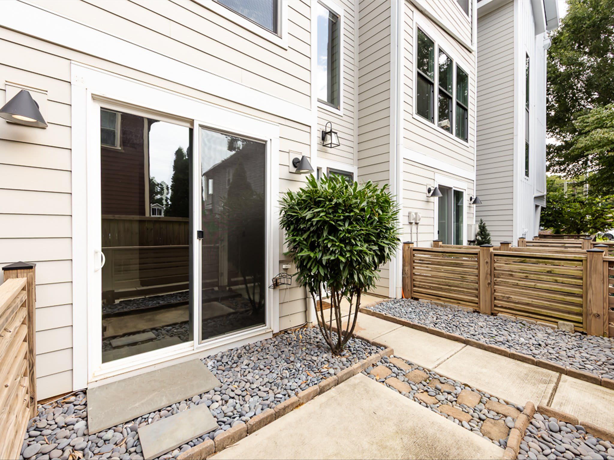 1207 East 36th Street – photo 2