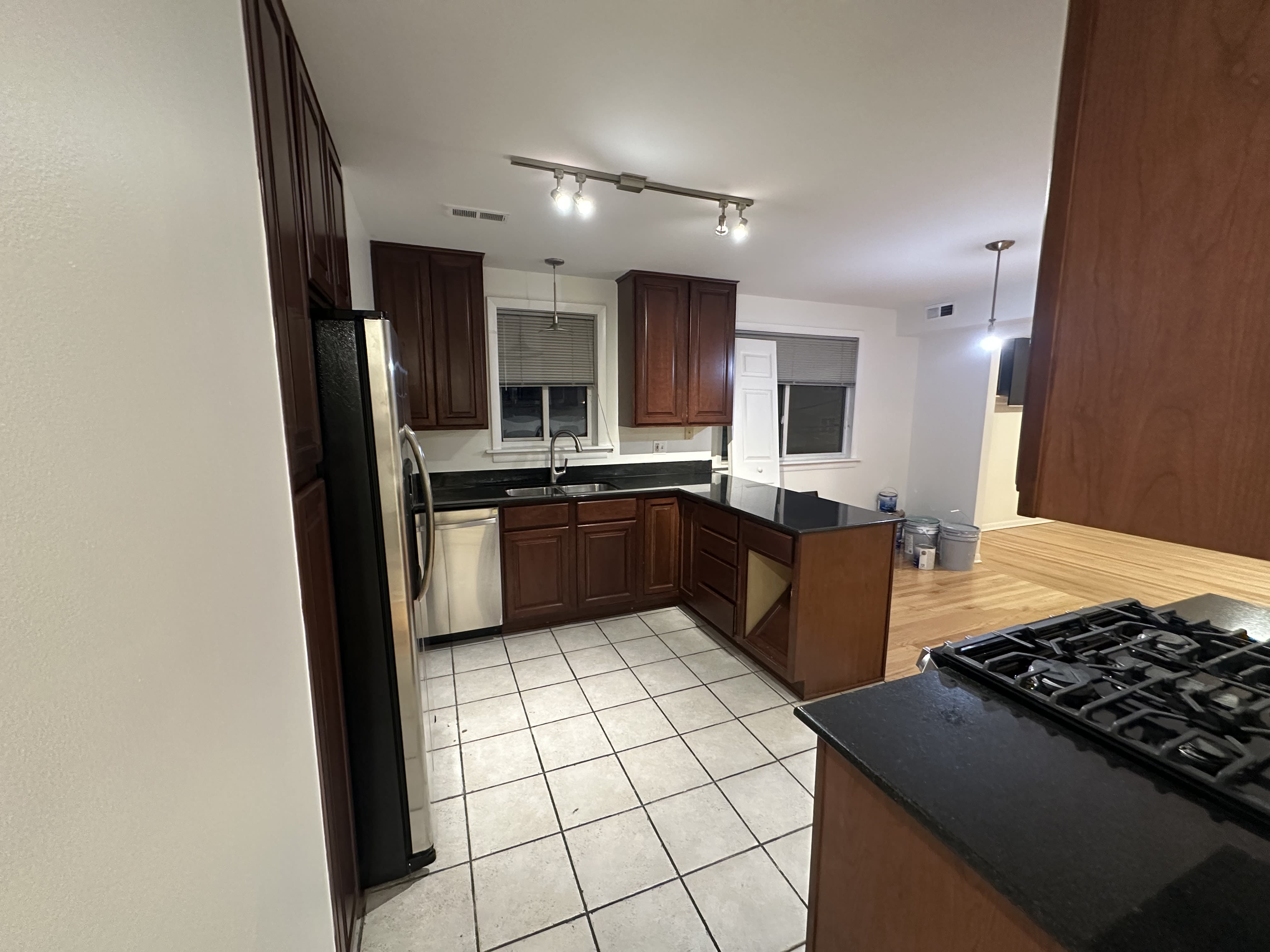 5543 N Campbell Ave – photo 3