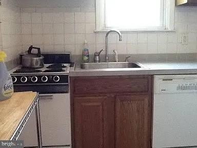 711 MORGAN Avenue – photo 5