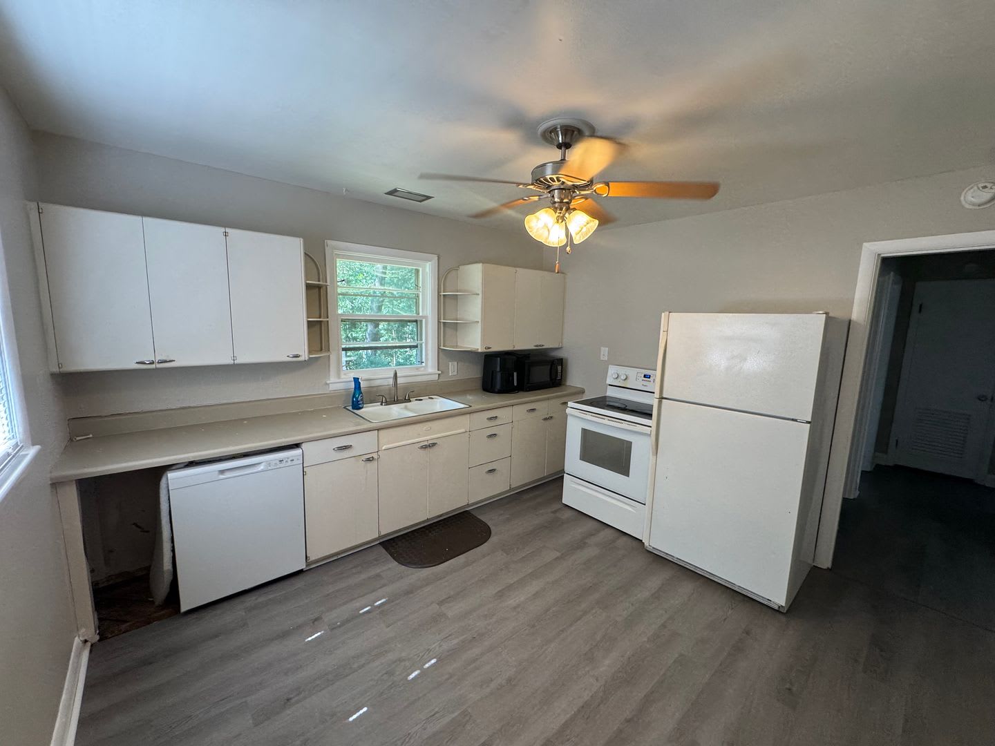 One Level Ranch with New Floors – photo 5