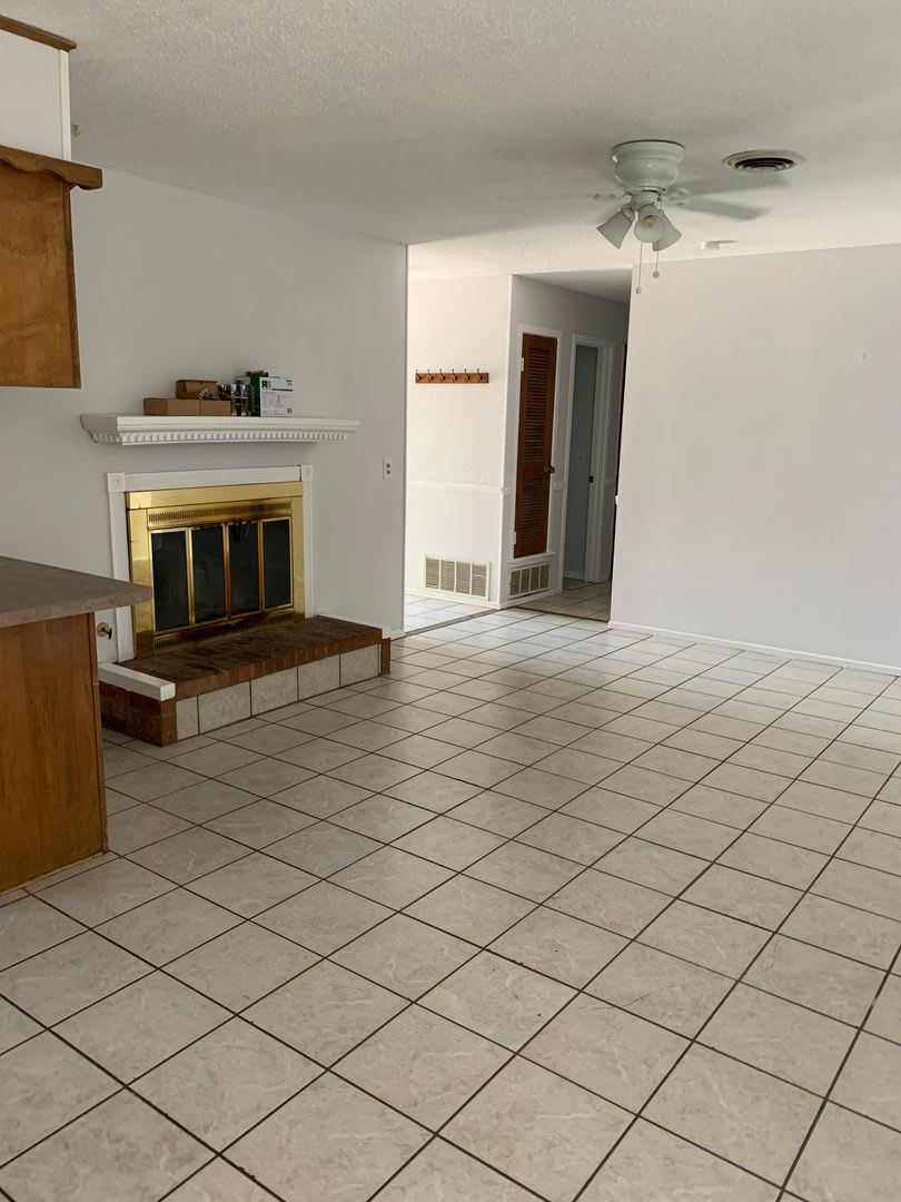 3 Bedroom 2 Bathrooms 2 Car Garage With Big Backyard In Western Plateau – photo 4