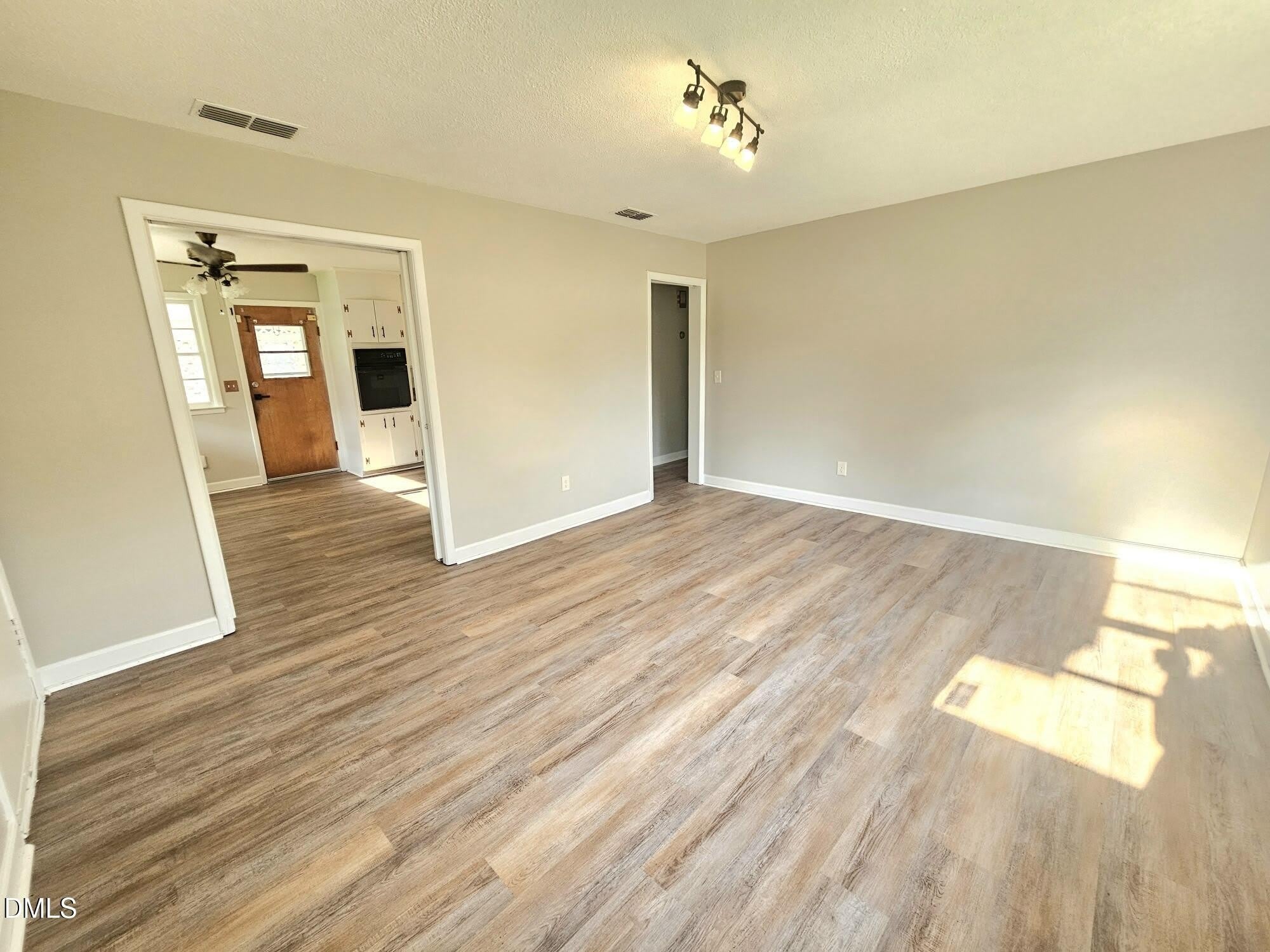 408 Oak Street – photo 5
