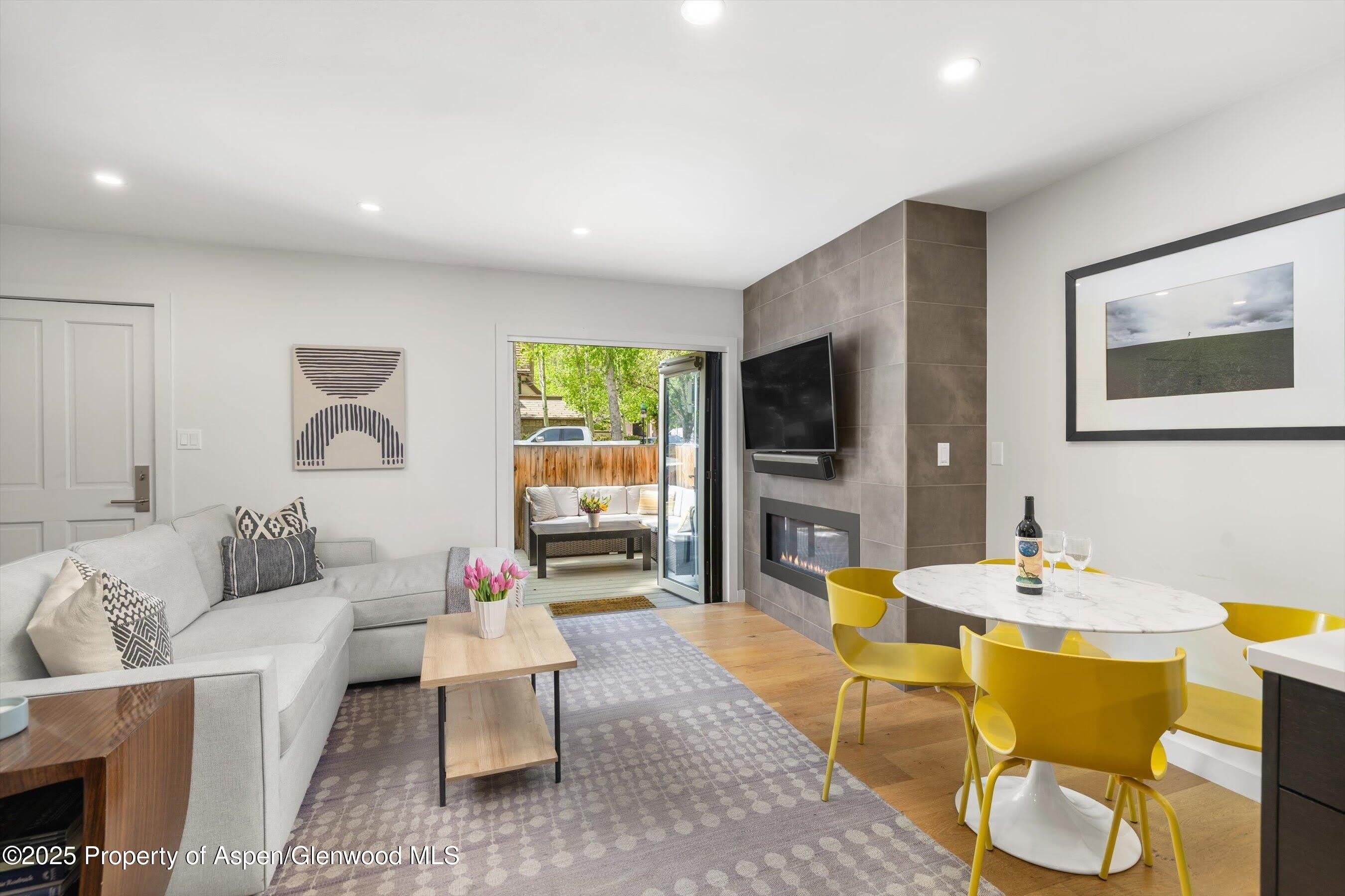 250 S Original Street – photo 1