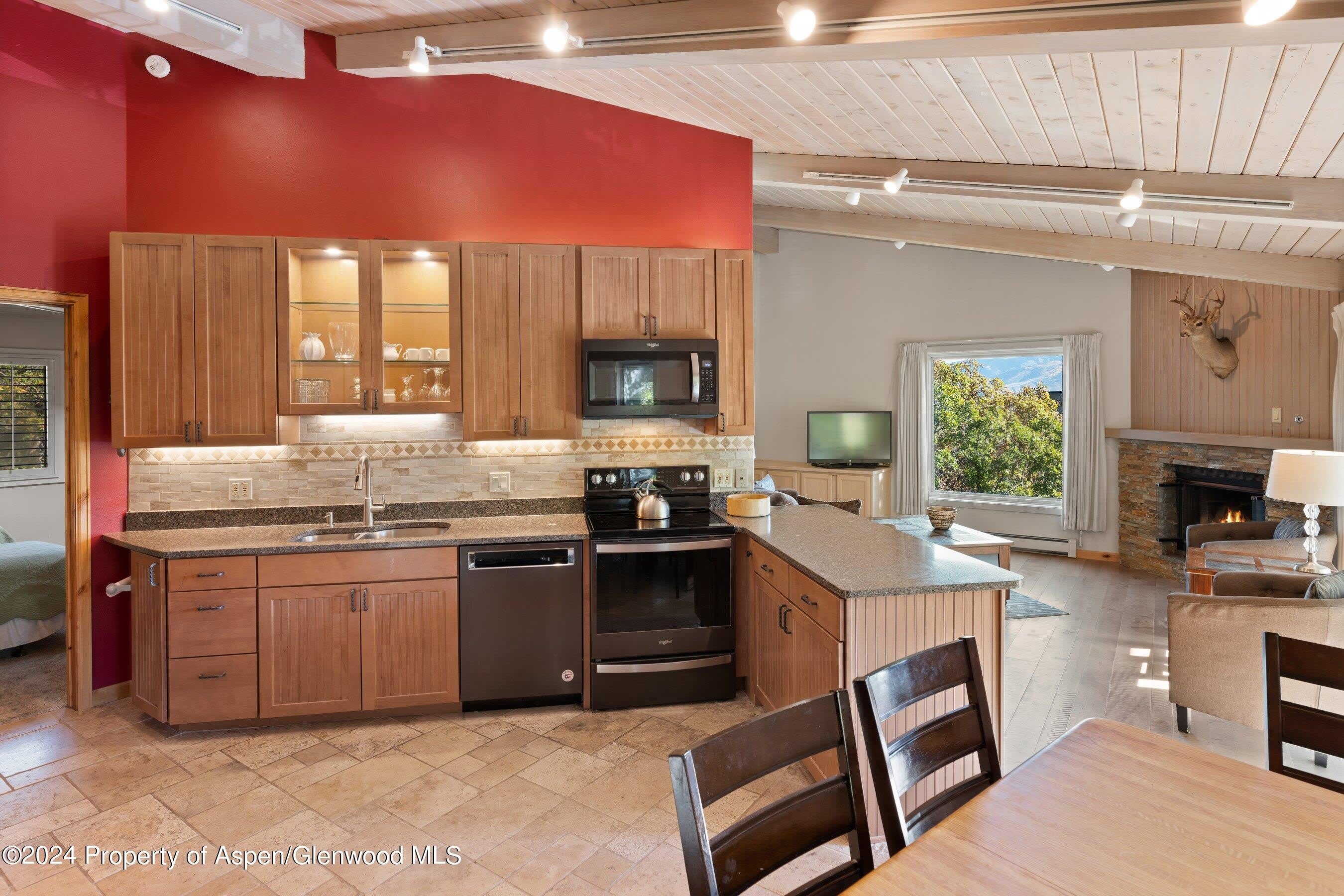 35 Upper Woodbridge Road – photo 5