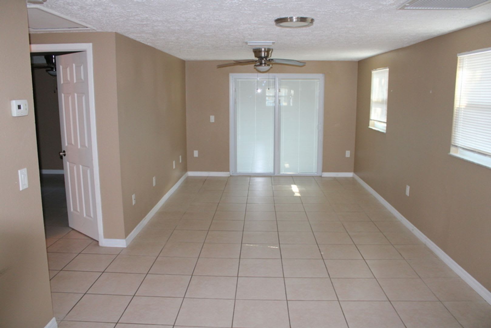 Beautiful Updated duplex – photo 4