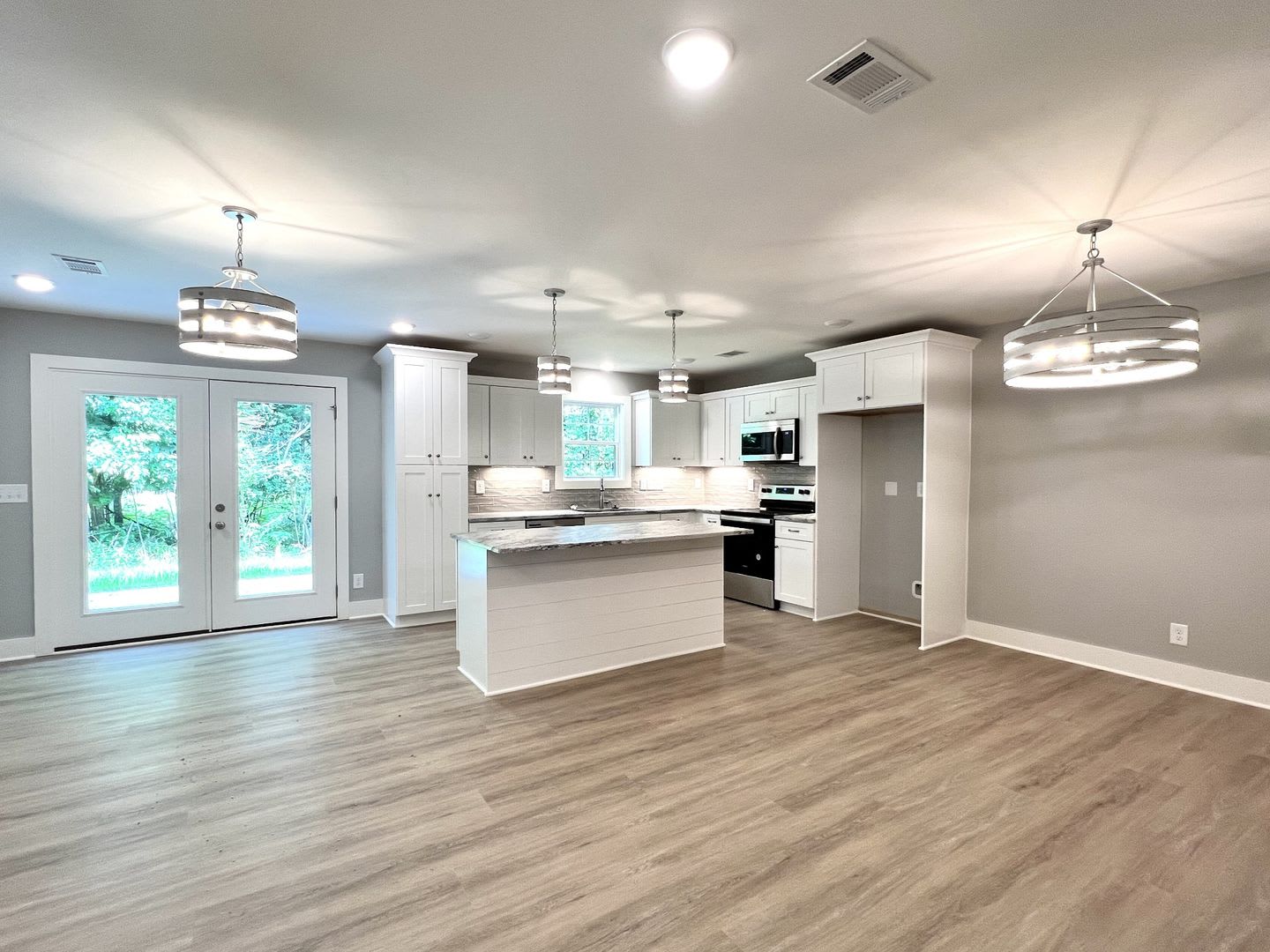 For Lease – photo 3