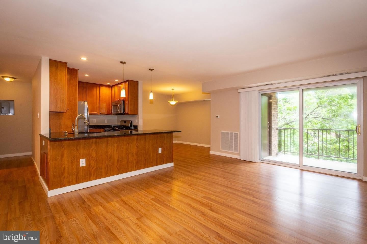 9 SILVERWOOD Circle – photo 2
