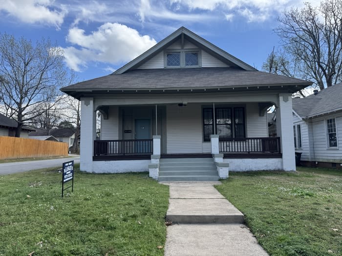 401 Johnson Street – photo 1