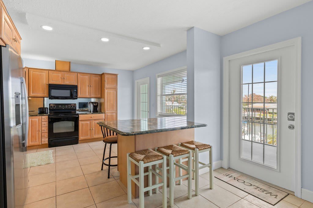 23 Royal Palm Point – photo 3
