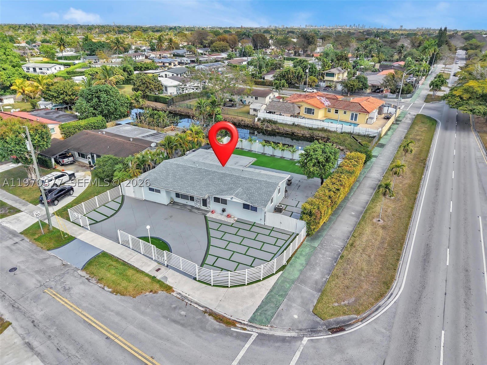 5521 SW 104th Ave – photo 1