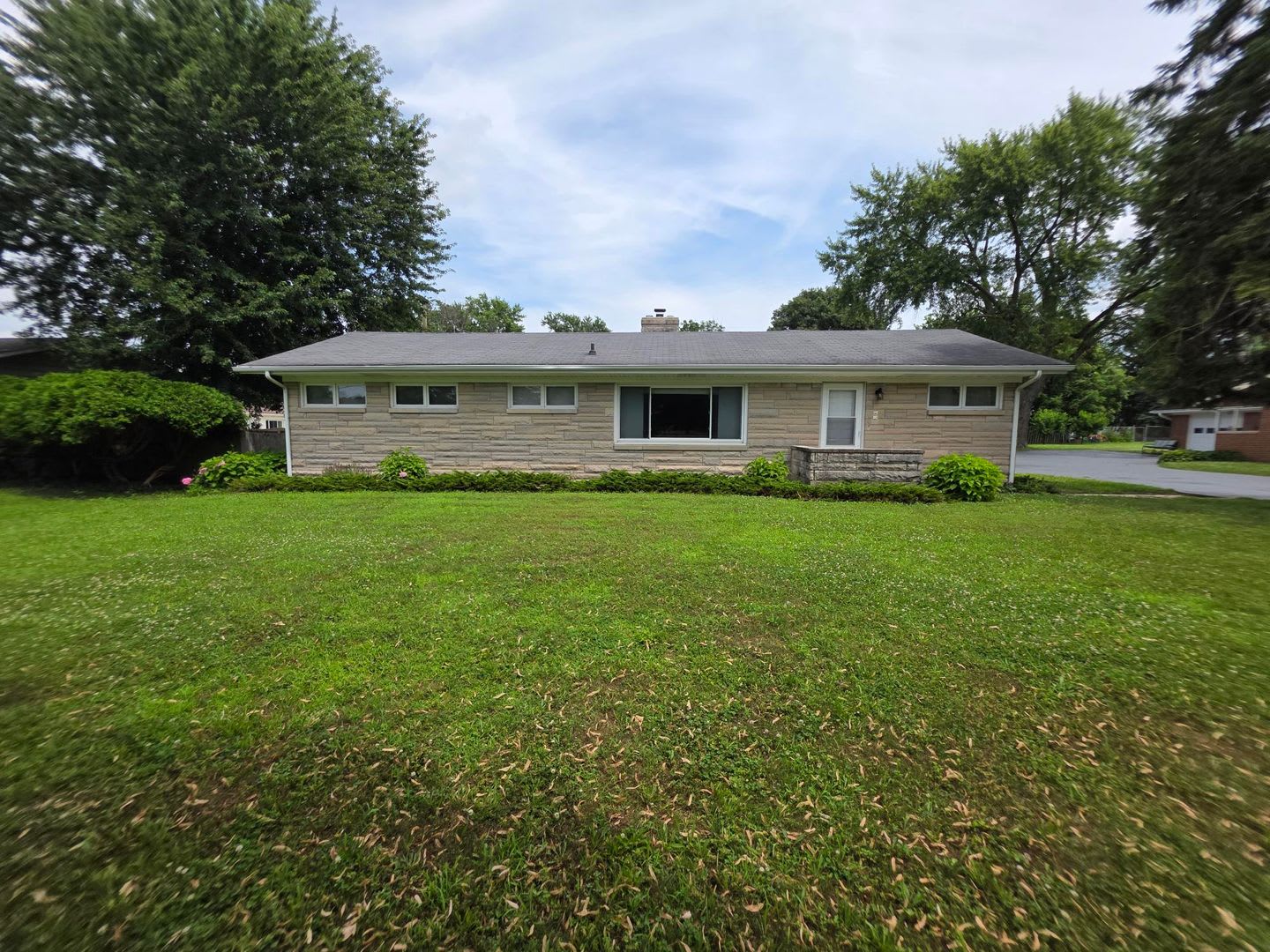 3BR/2BA/2CarGarage Only A Few Minutes From Everything! Ask About Our Move-In Special! – photo 1