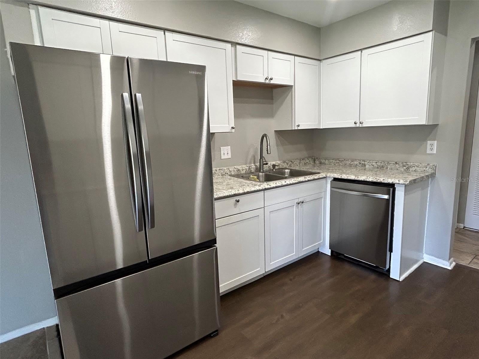 4405 S SEMORAN Boulevard – photo 5