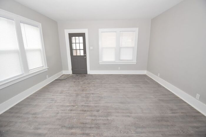 118 West 8th Street – photo 3