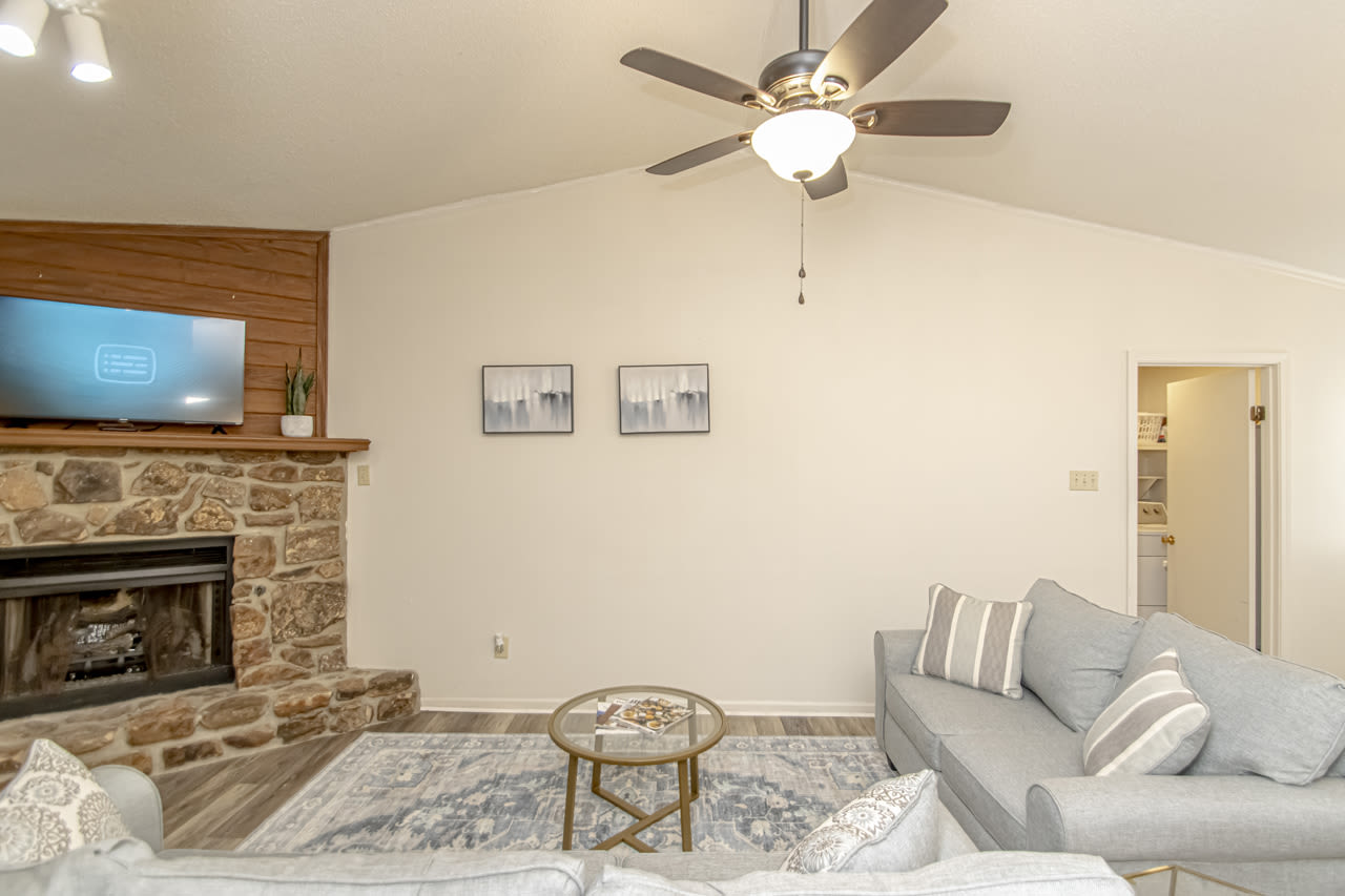 20 Woodhill Dr. – photo 4