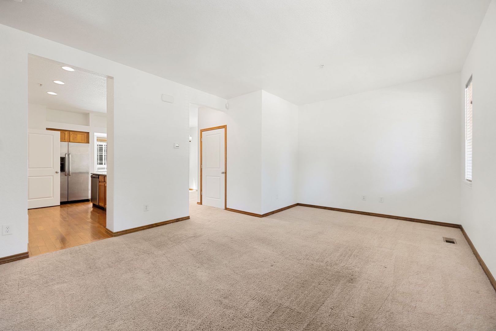 500 Off Rent If Lease Starts By 9 5 – photo 3