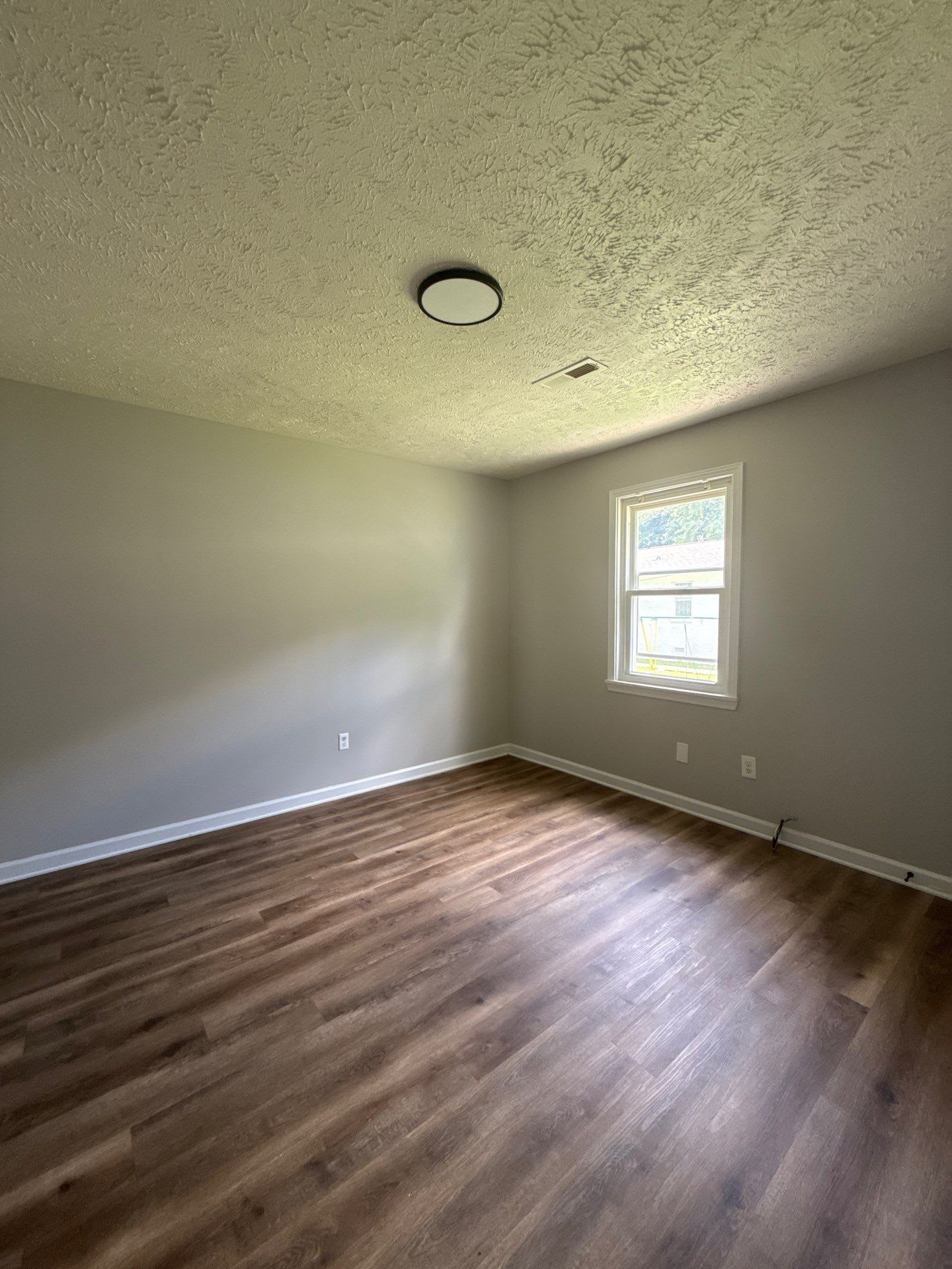 916 Monroe #4, Brownsville – photo 3