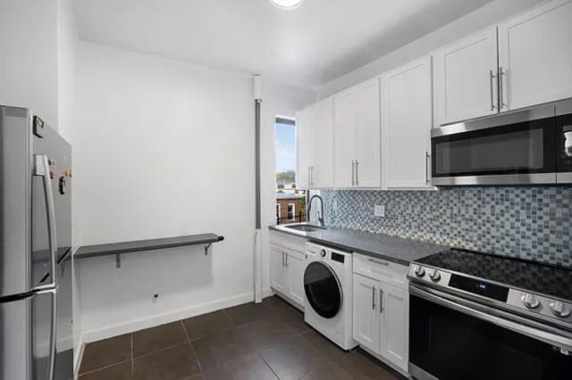 1715 East 8th Street – photo 5