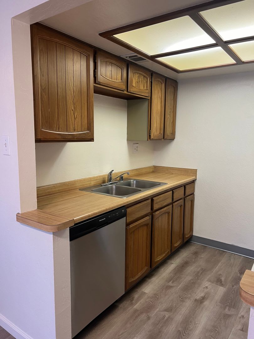 Cute Central Sparks Townhouse – photo 4