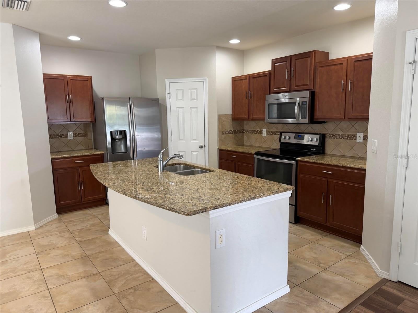 4723 SOMERSET HILL Lane – photo 2