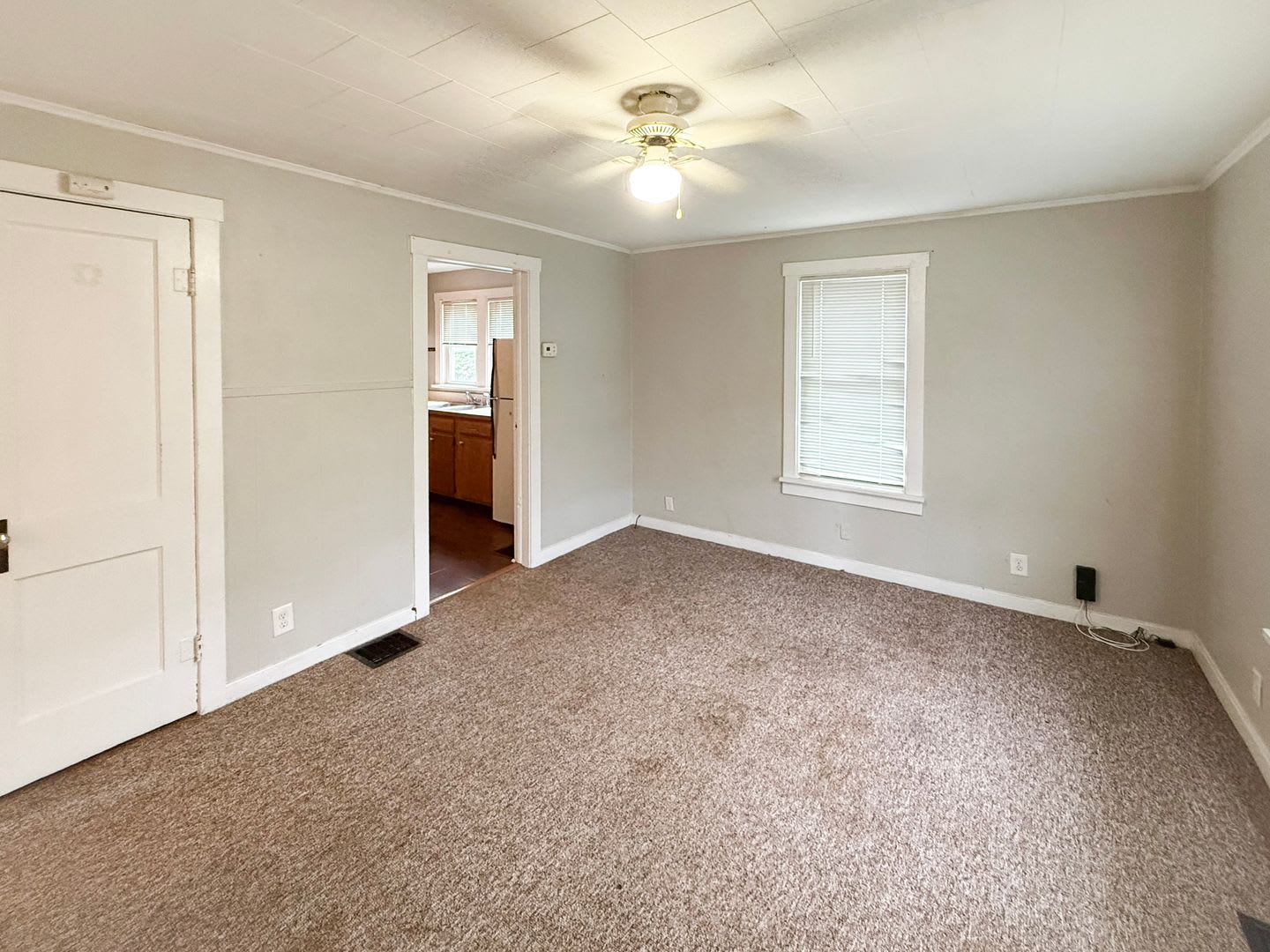 2 Bed 1 Bath Single Family Home – photo 3
