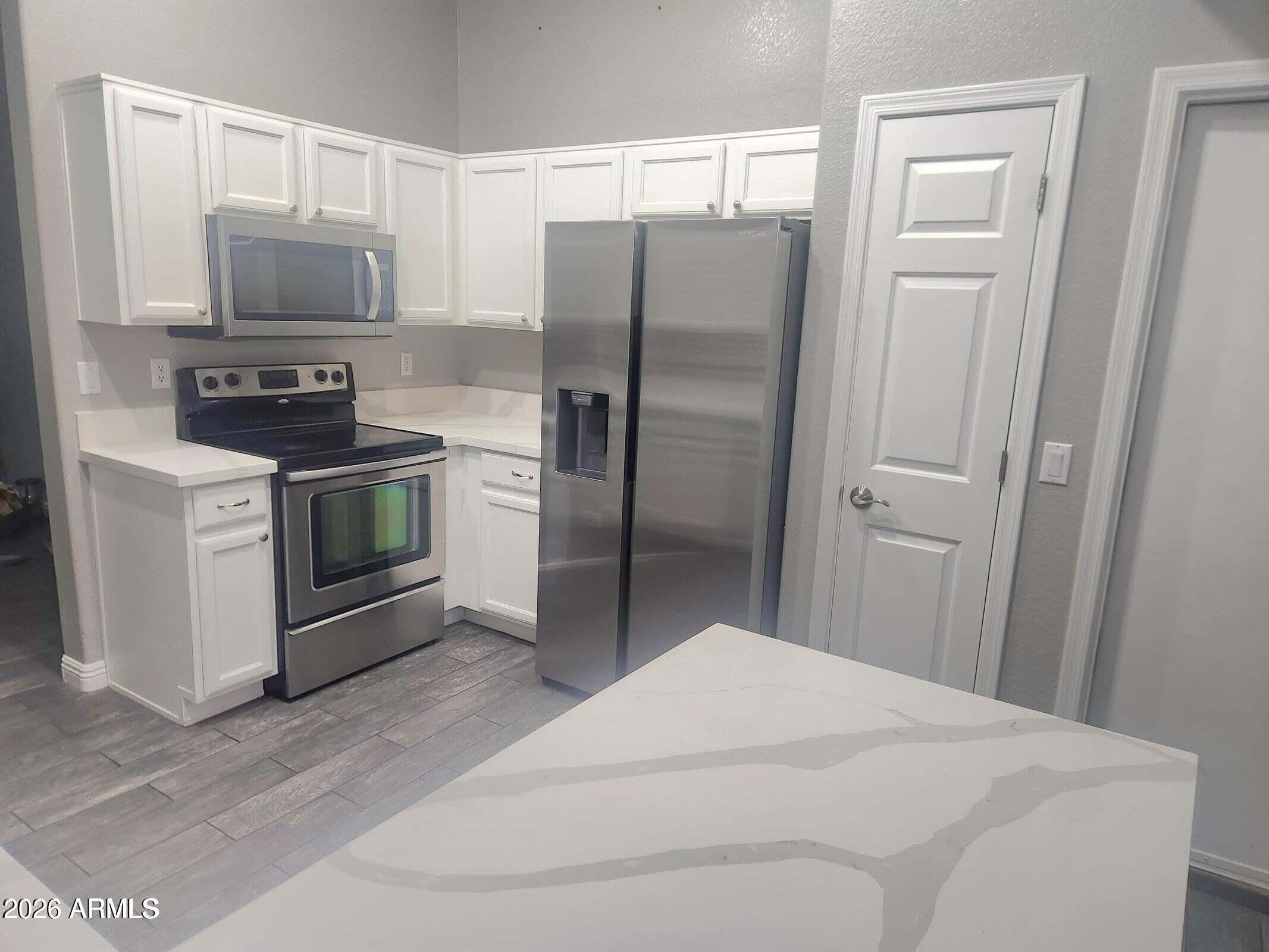 3101 W LOUISE Drive – photo 2