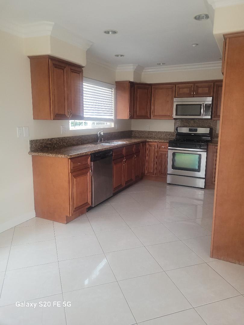 7161 Wyoming St – photo 2