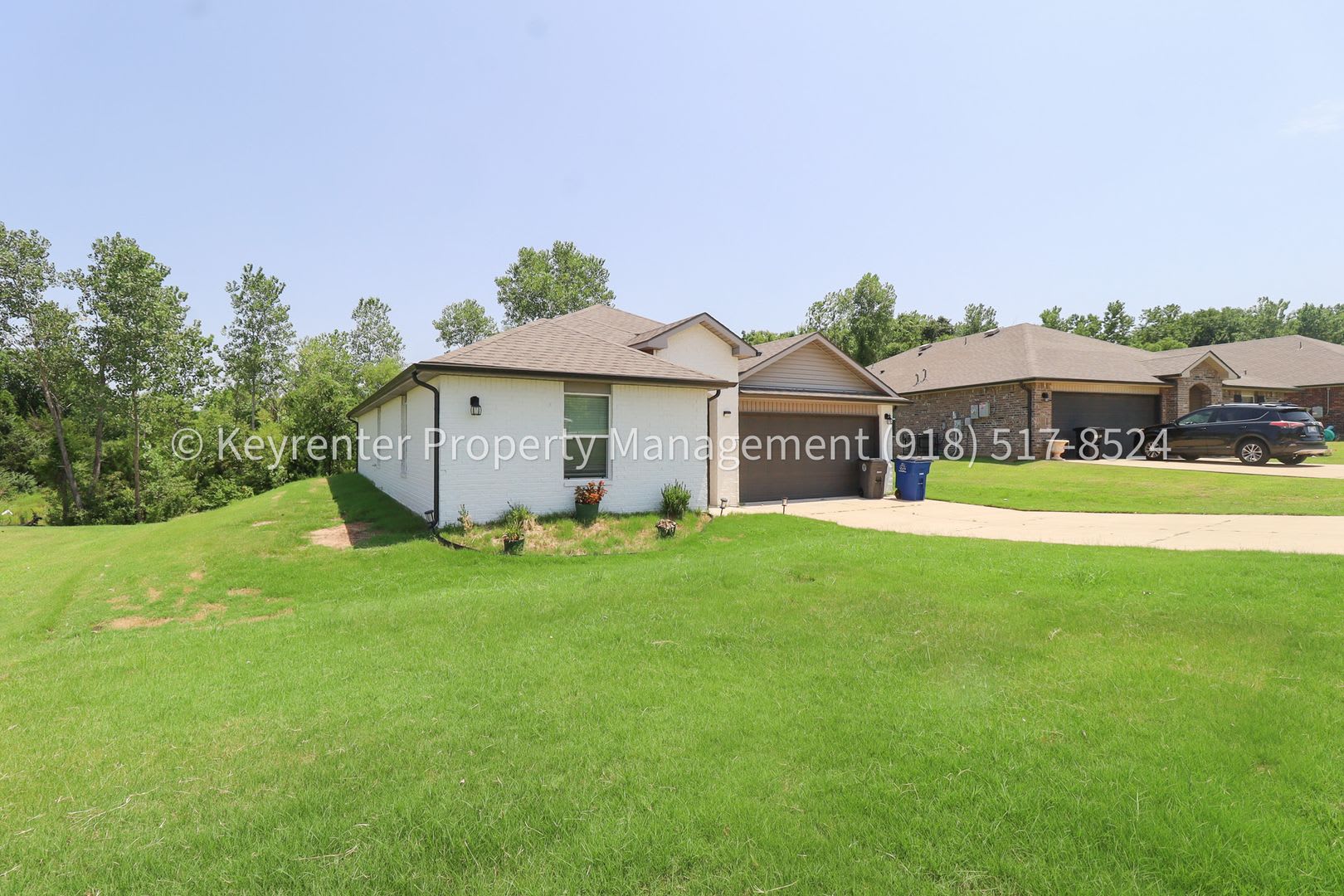 Beautifully Updated 4Bed/2Bath Home, Backs Up to Greenbelt! – photo 3