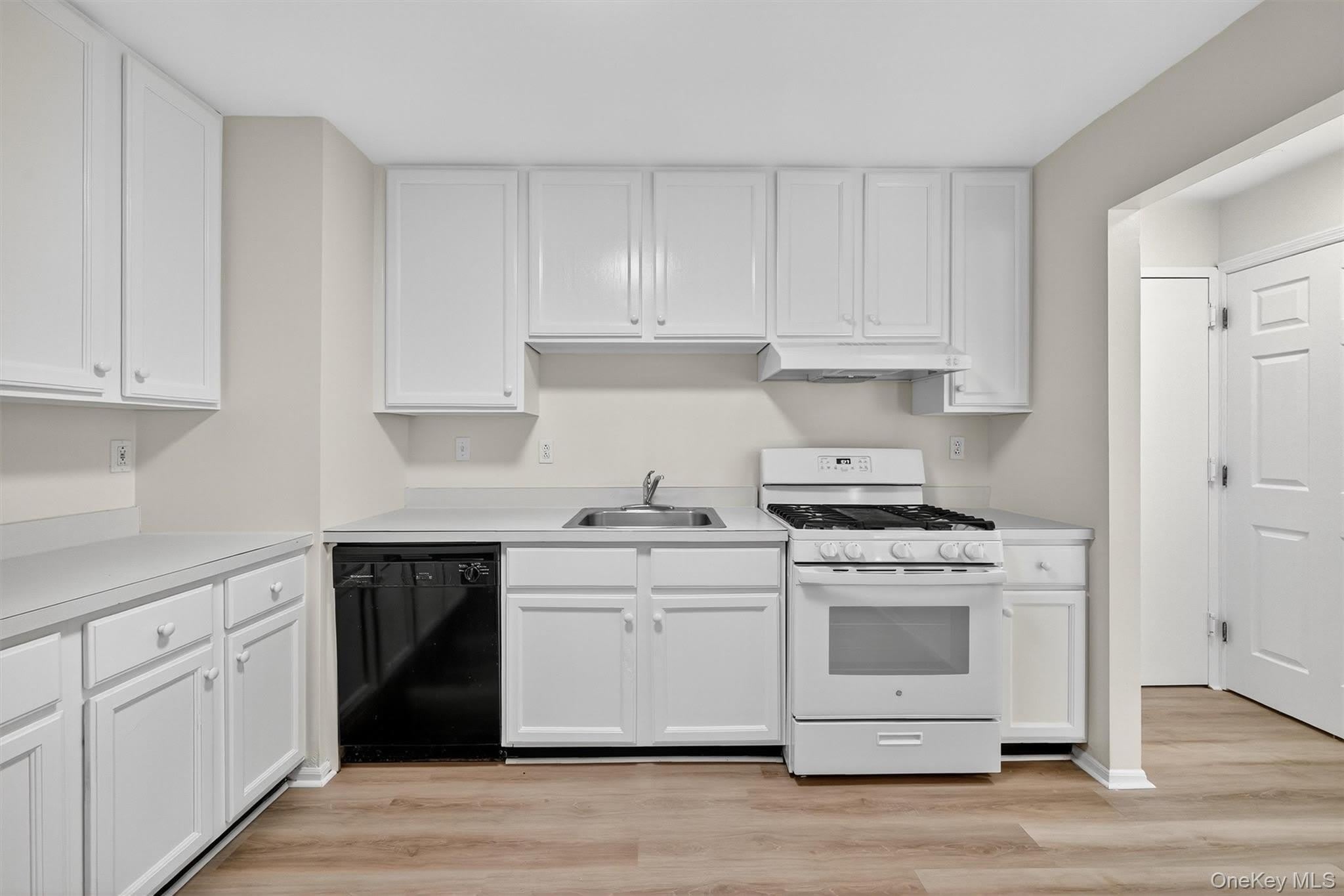 10-12 Chestnut Street – photo 3