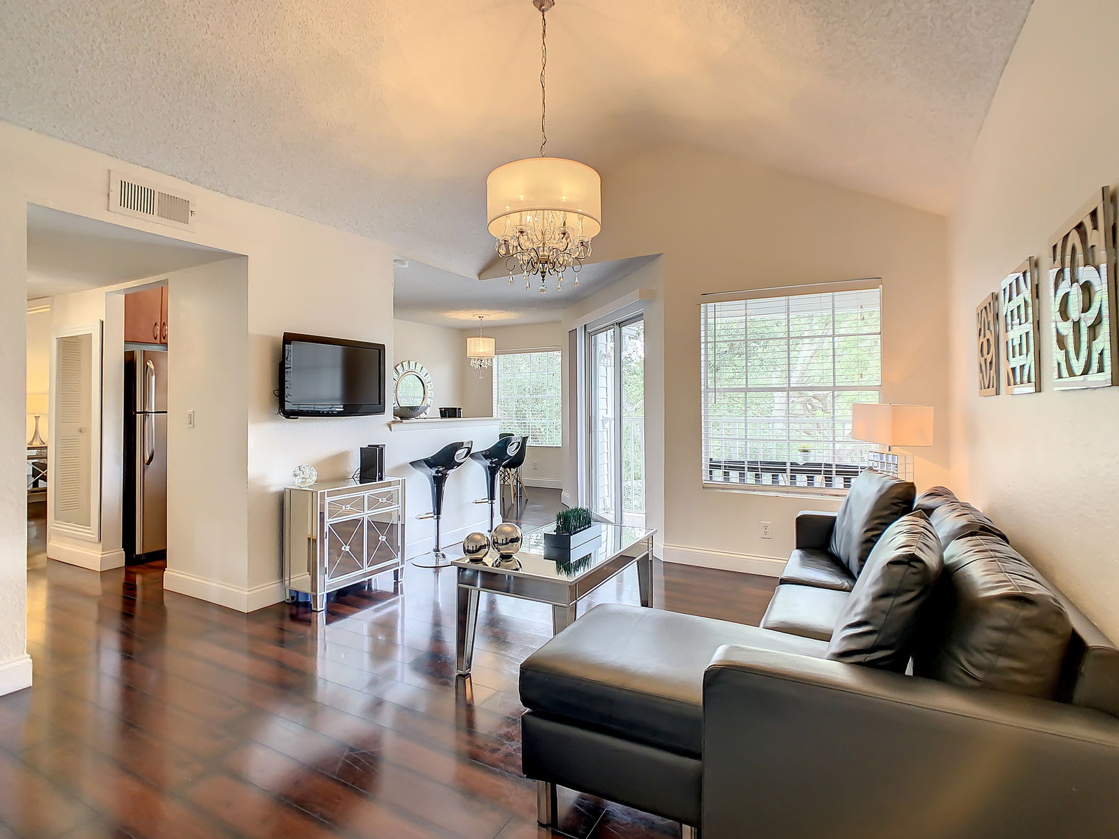 11562 Westwood Boulevard – photo 1