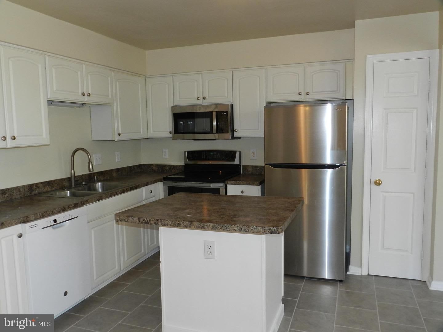 12800 Silvia Loop – photo 4