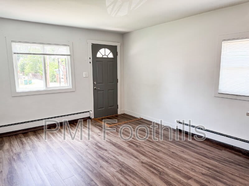 825 East Dartmouth Avenue – photo 2