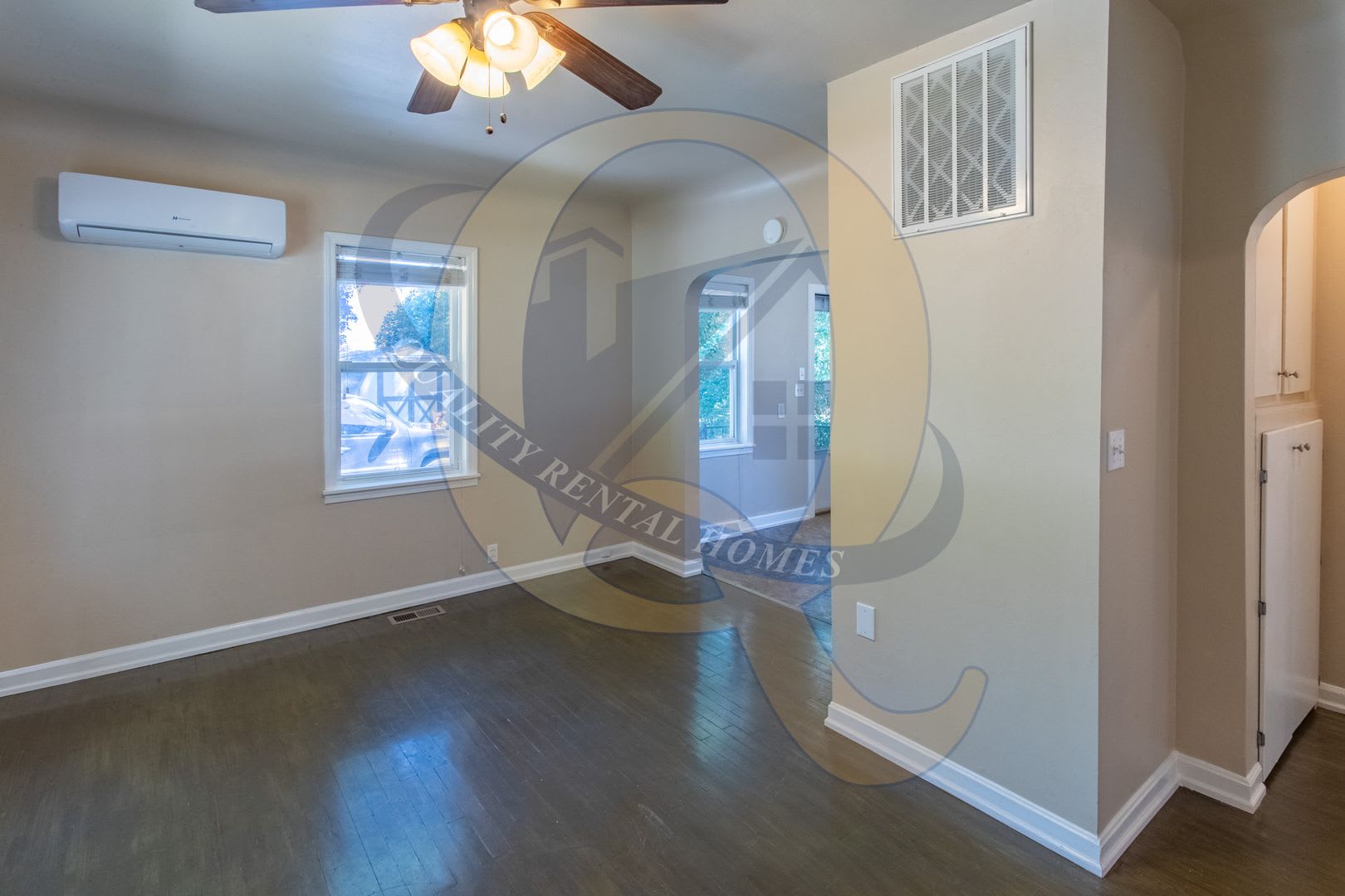 Well-maintained, Updated 2-bedroom home on double lot. – photo 3