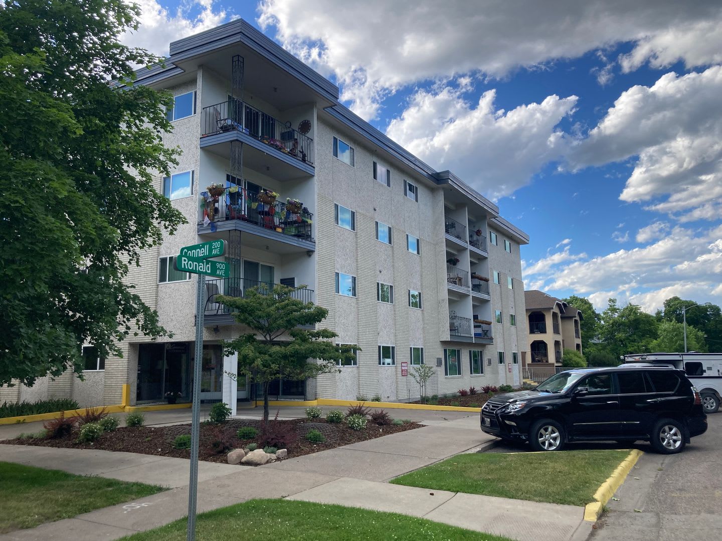 Move In Special 500 Deposit And Half Off First Month S Rent 1 Bed 1 Bath Condo In A Strictly 62 Community In The Hip Strip – photo 1