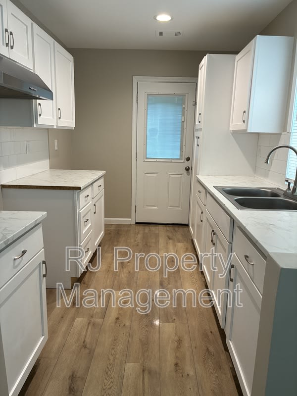 86 W Dempster Ave – photo 5