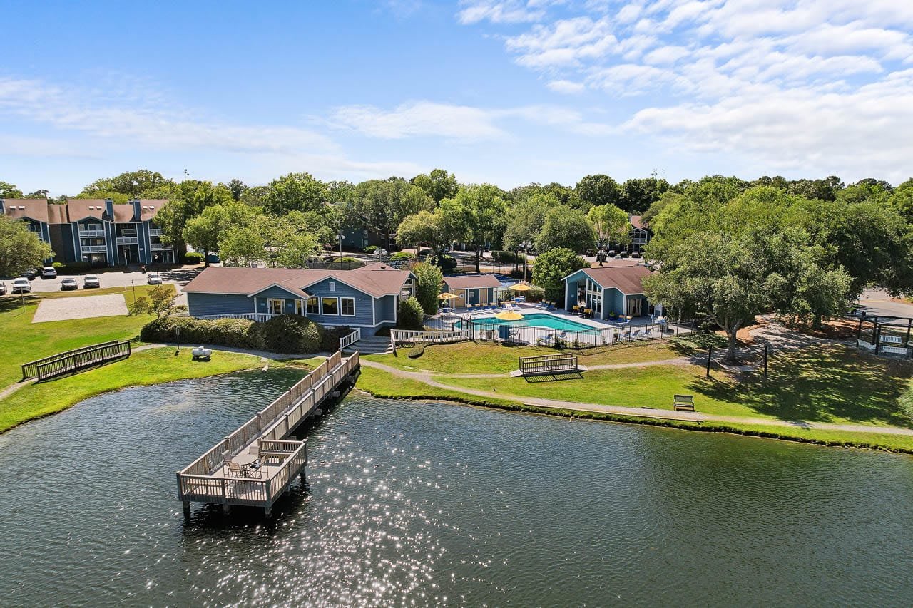 Ashley Lakehouse – photo 1