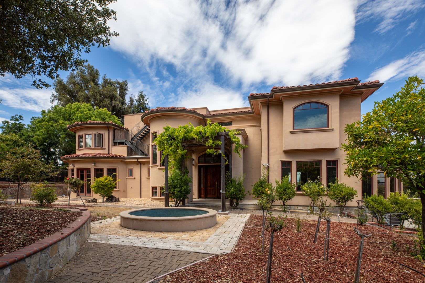 Amazing home, with incomparable views and privacy, but close in convenience! – photo 2