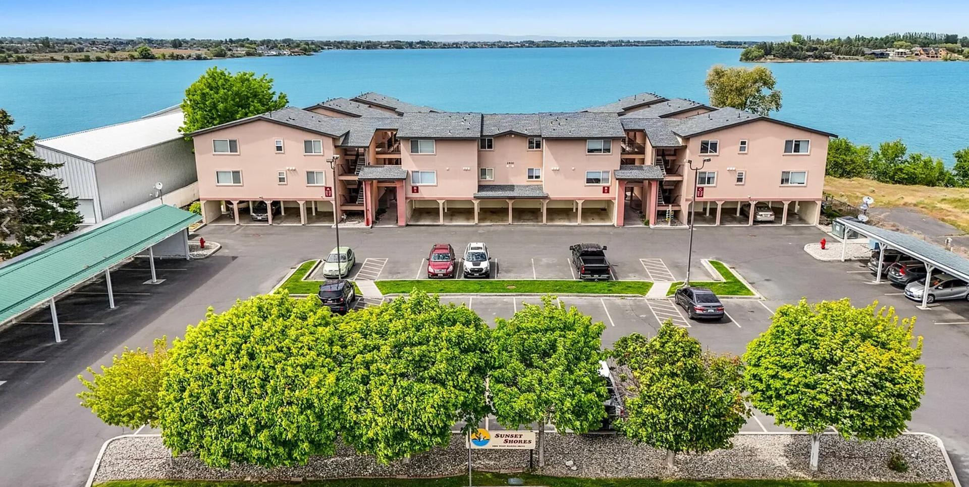Lake Front Condo Available Now – photo 2