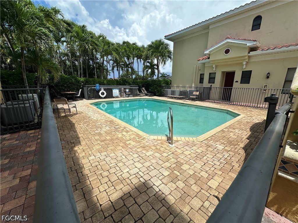 4910 SW 17th Place – photo 3