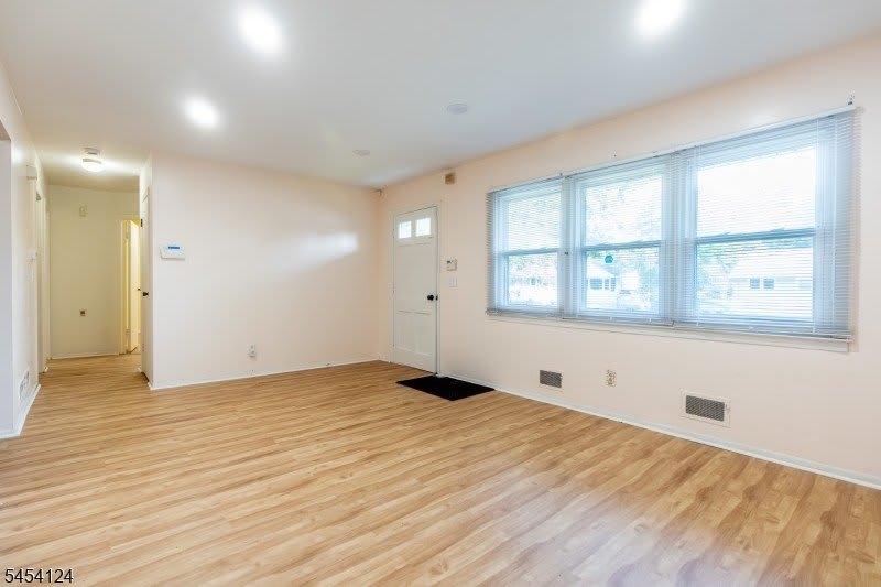 640 Warfield Rd – photo 2