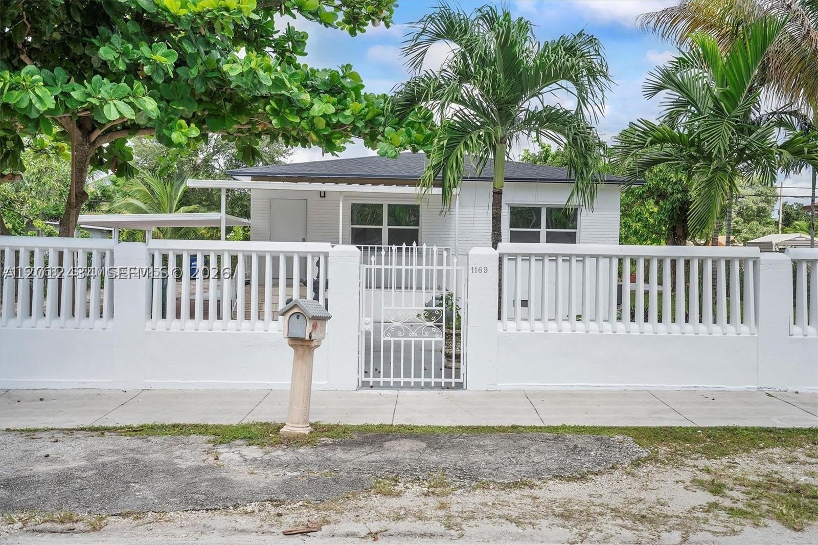 1169 NW 114th St – photo 2