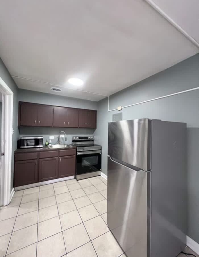 8627 South Ingleside Avenue – photo 5