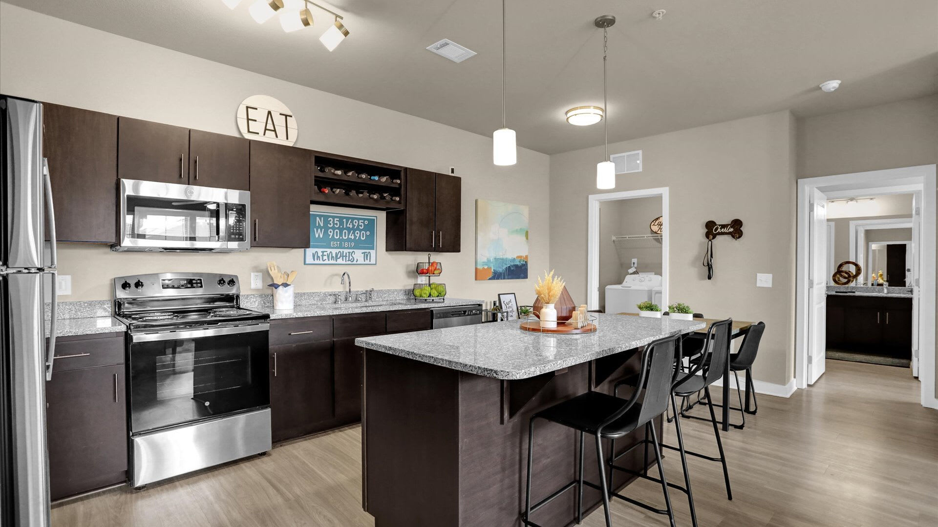 1440 Whitney 1 – photo 1