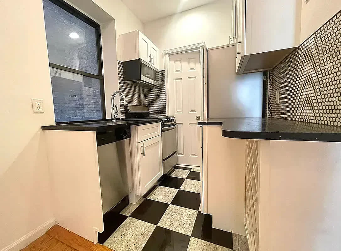 148 8th Ave Apt 12D – photo 4