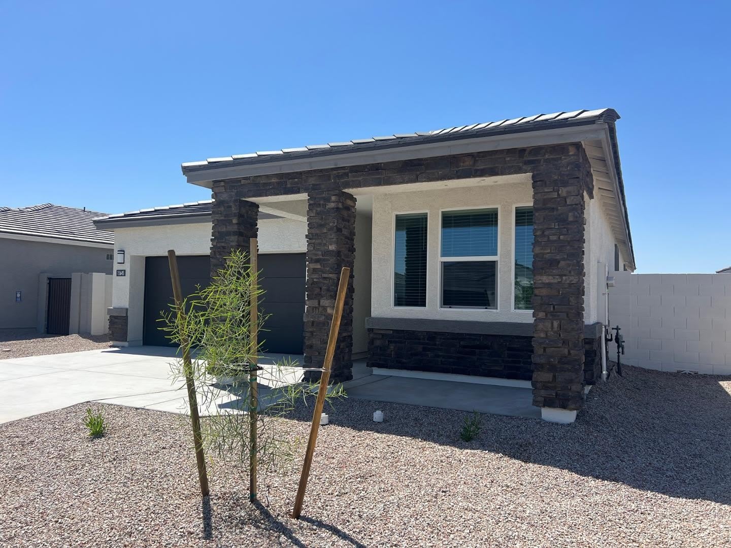 15645 W Desert Hollow – photo 2