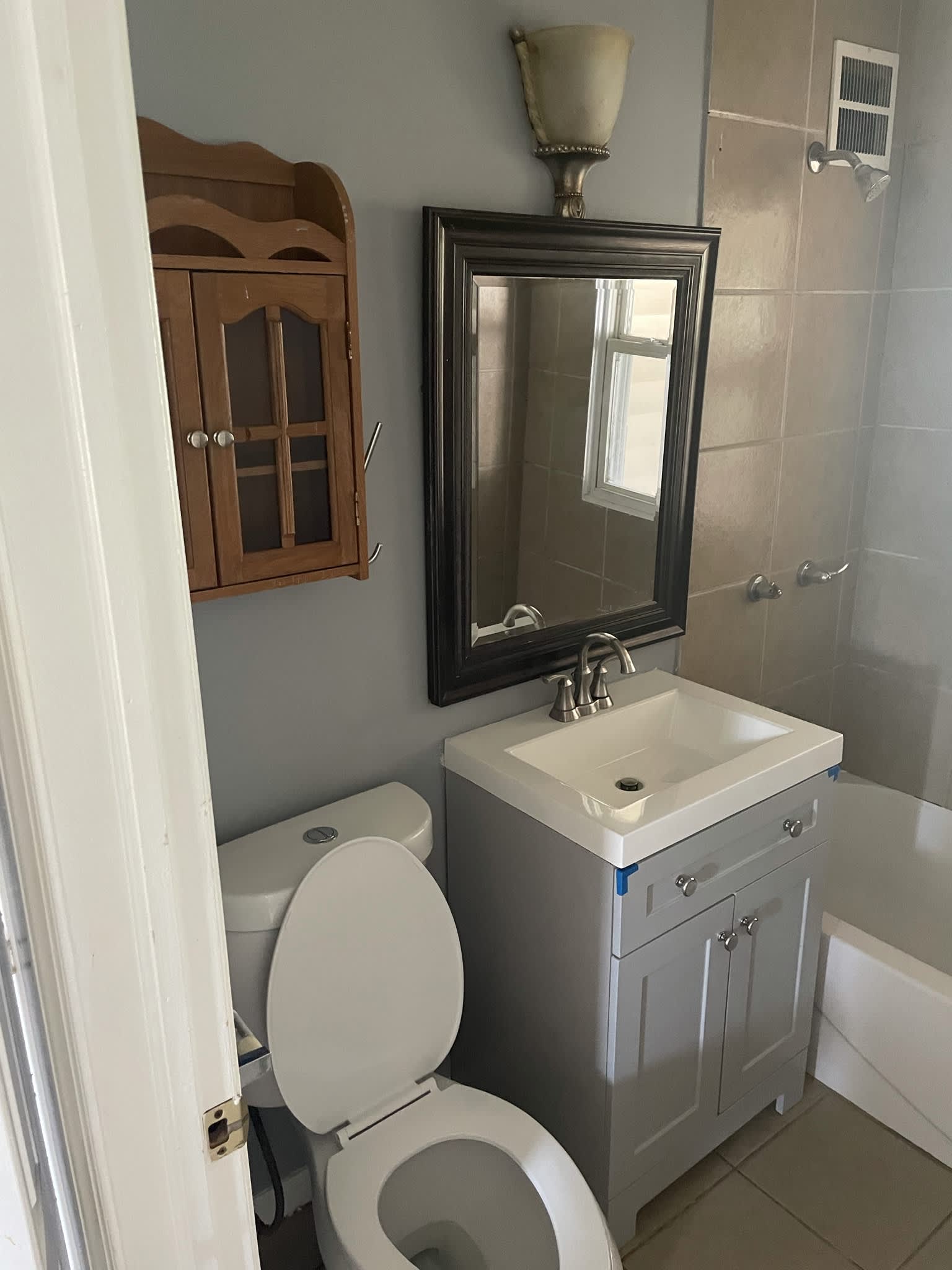 1619 Oakton St – photo 5