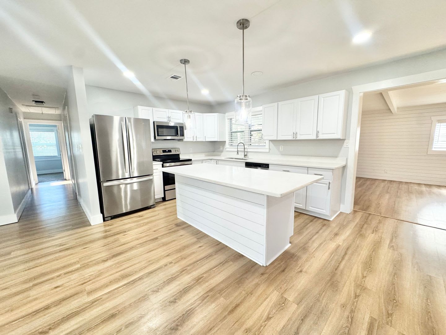 Beautiful white brick ranch styled home off White Bluff in Savannah, Ga! – photo 5