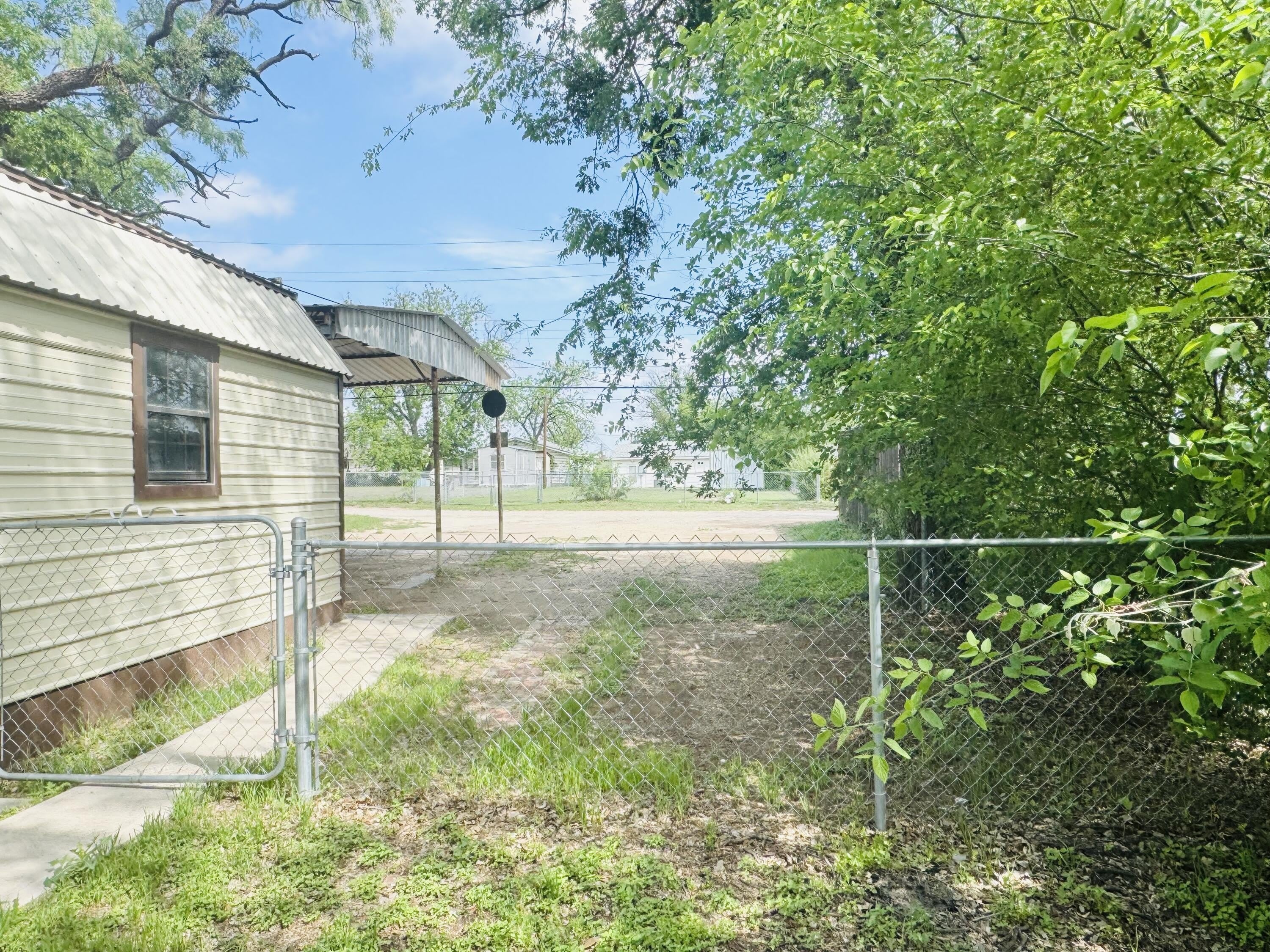 1510 E Harris Avenue – photo 5