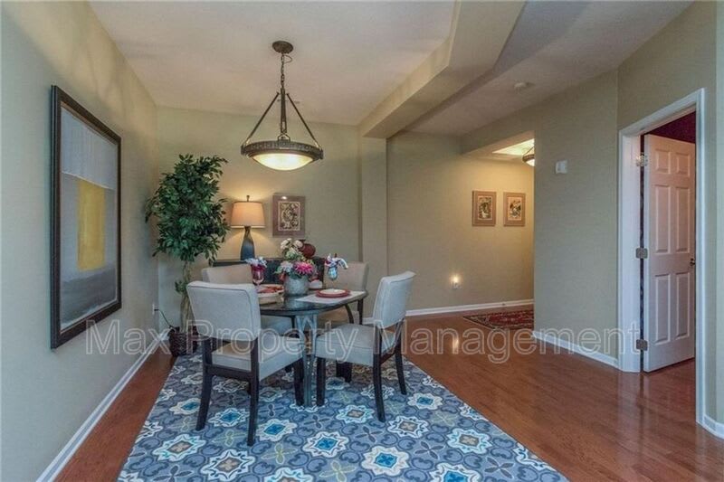 3031 Grand Ave – photo 3